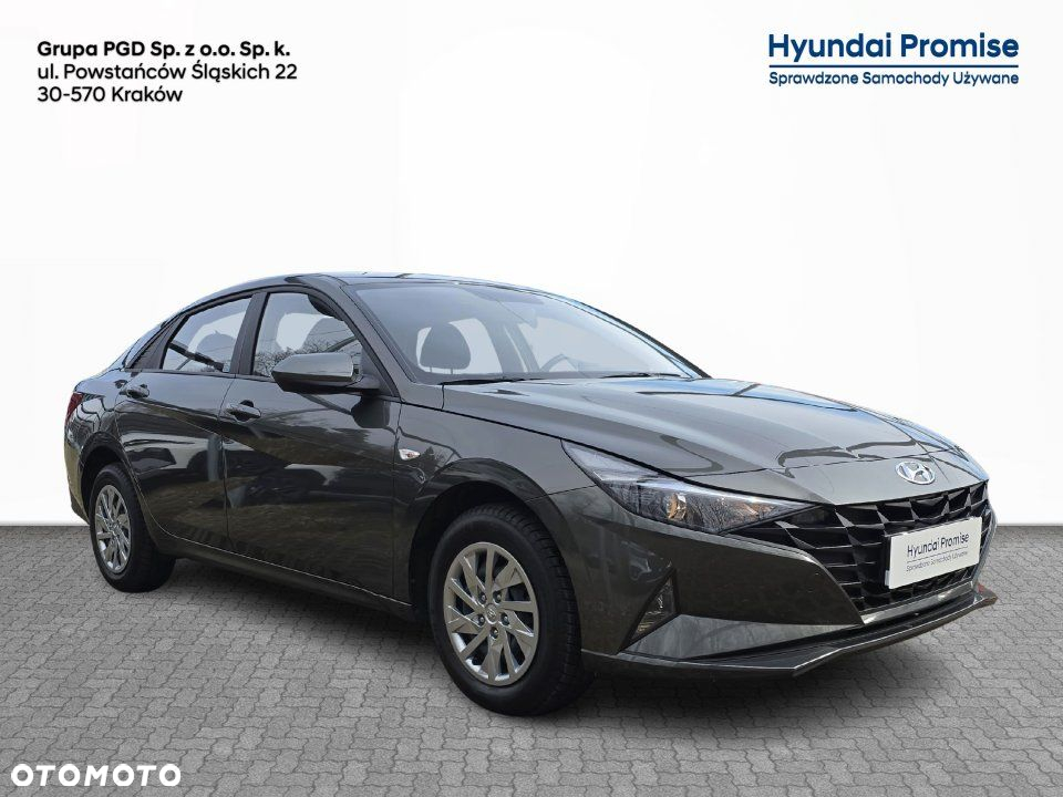 Hyundai Elantra - 8