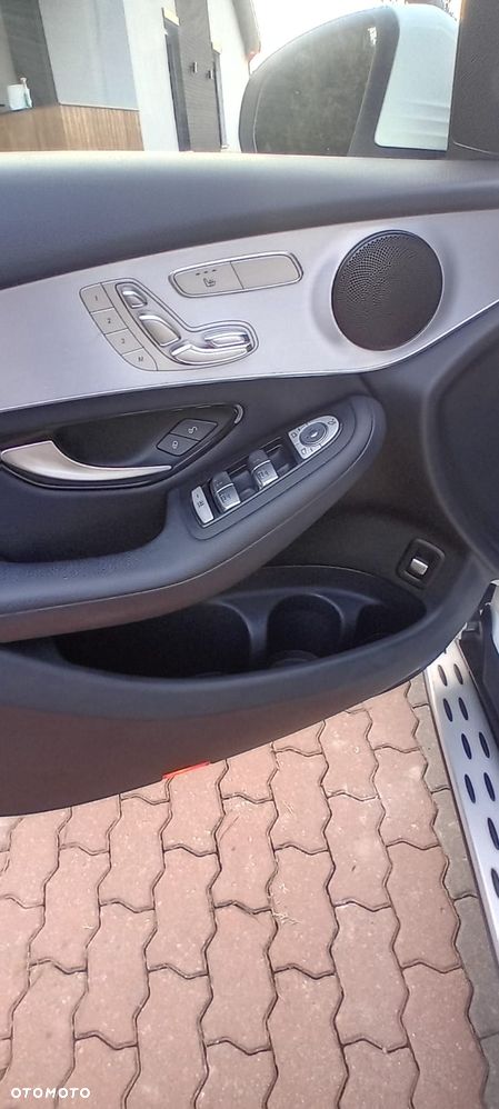 Mercedes-Benz GLC 300 4Matic 9G-TRONIC - 25