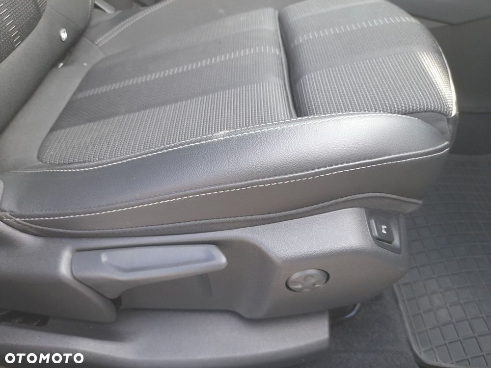 Opel Grandland 1.2 T Business Elegance S&S - 23