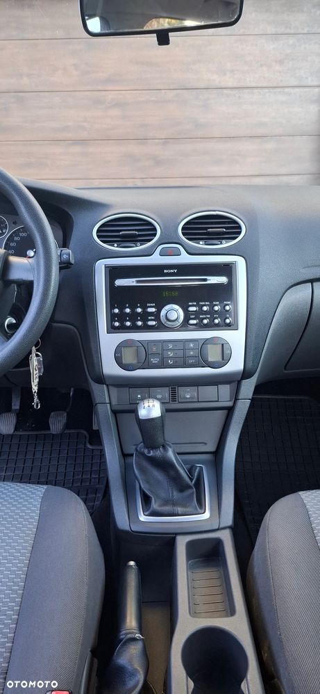 Ford Focus 1.8 Fun - 10