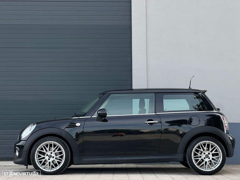 MINI 3 Portas One D - 8