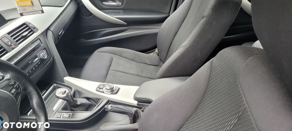 BMW Seria 3 320d DPF - 6