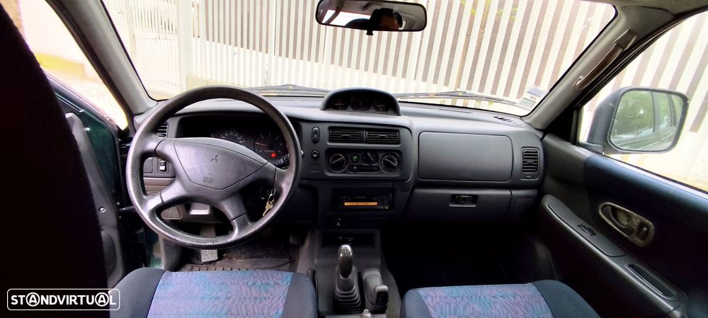 Mitsubishi Pajero Sport 2.5 TD GLS - 7