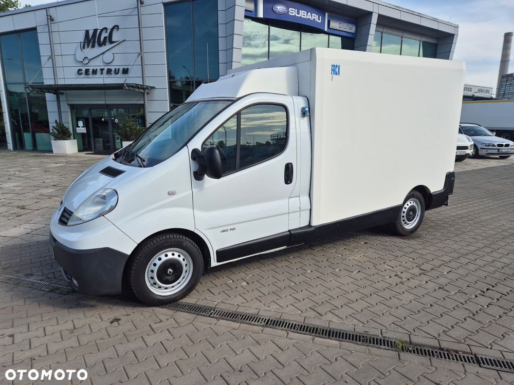 Renault Trafic 115KM / CHŁODNIA IZOTERMA / THERMO KING / PO SERWISACH / GOTOWY DO PRACY / WTYCZKA ZEWNĘTRZNA / 3 MIEJSCA / BEZWYPADKOWY - 11