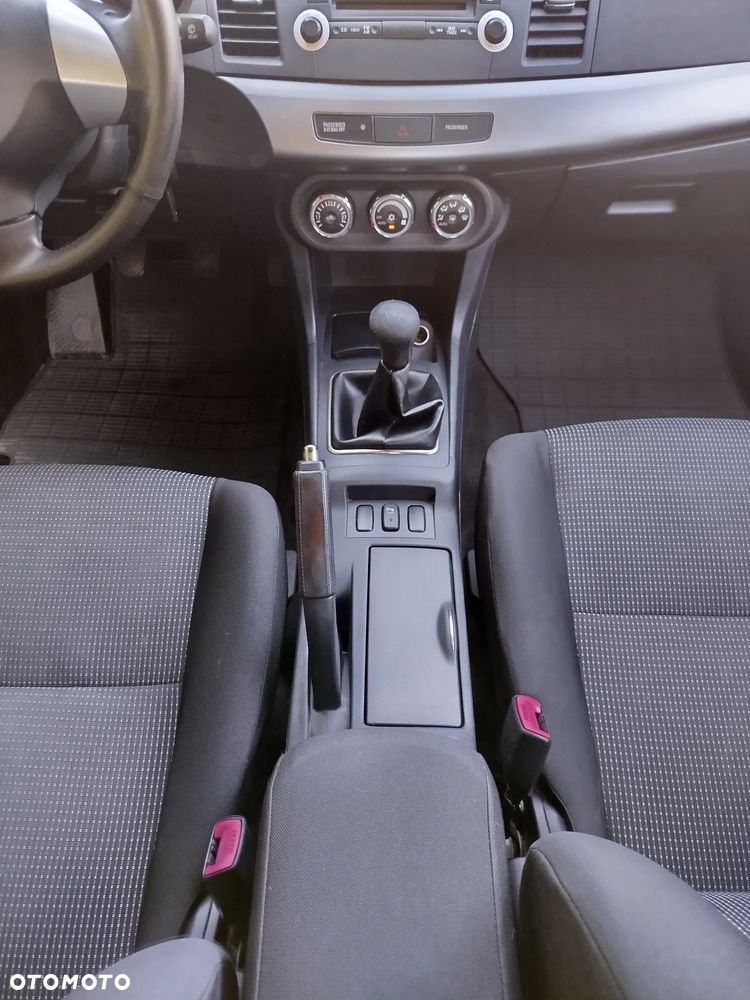 Mitsubishi Lancer 1.6 - 6