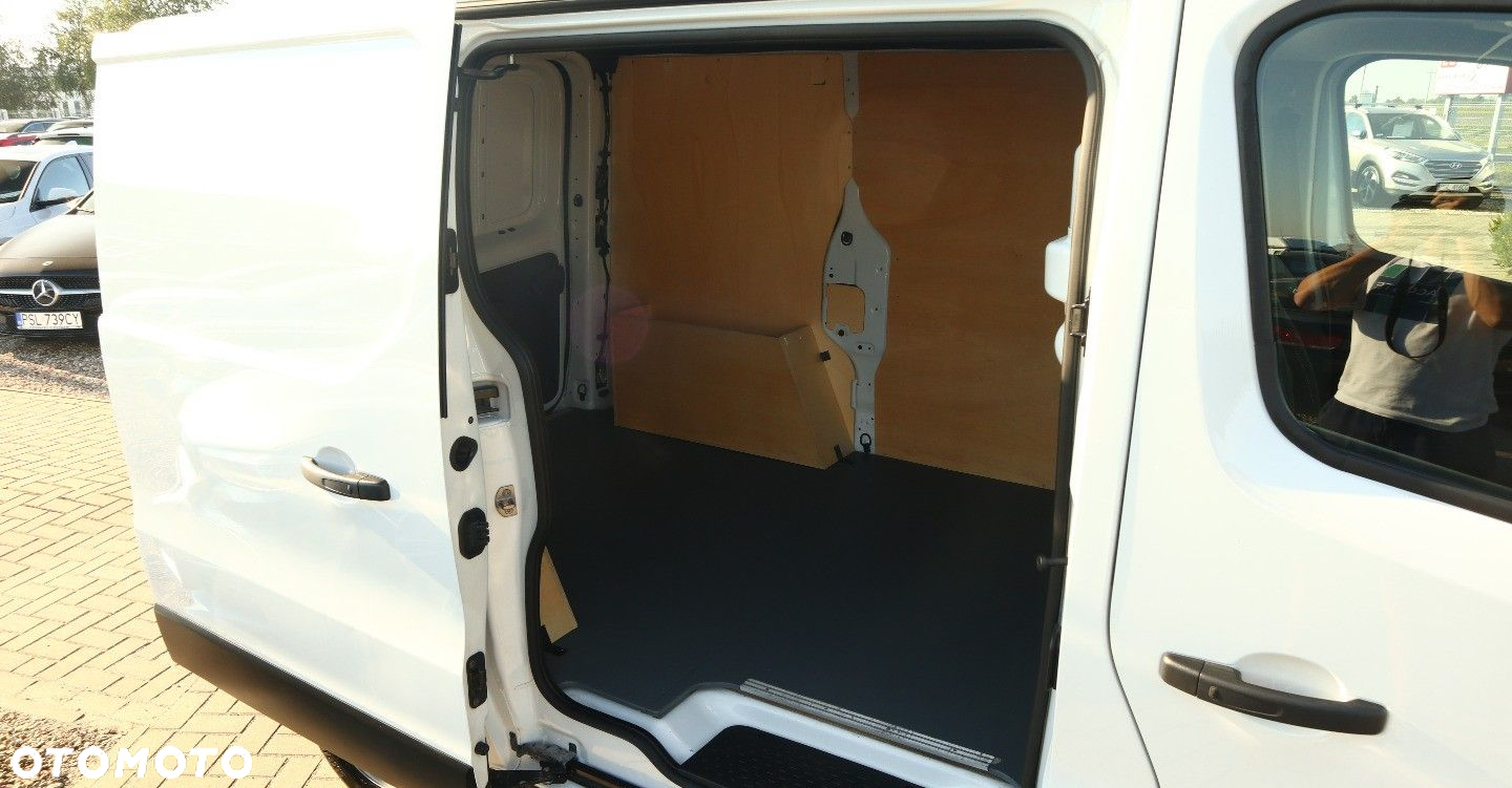 Renault Trafic - 16