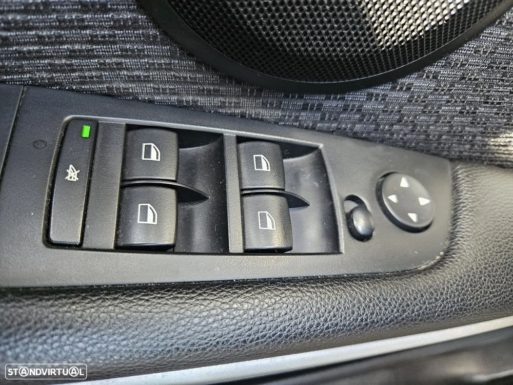 BMW 320 d Touring LifeStyle - 9