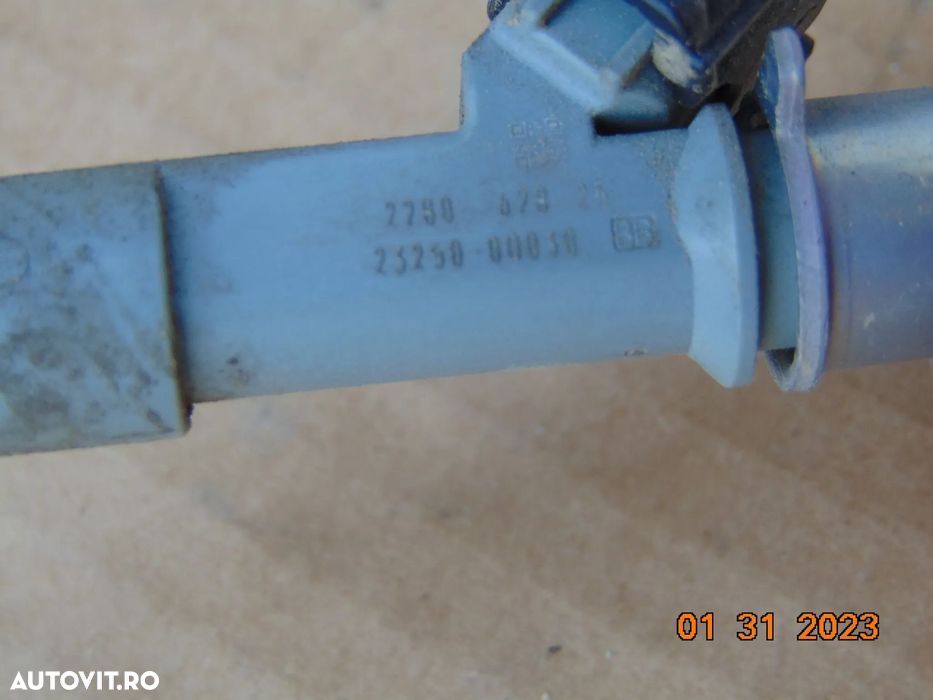 Rampa injectoare toyota Yaris 1.0 euro 6 dezmembrez yaris 3 1.0 euro 5 - 4