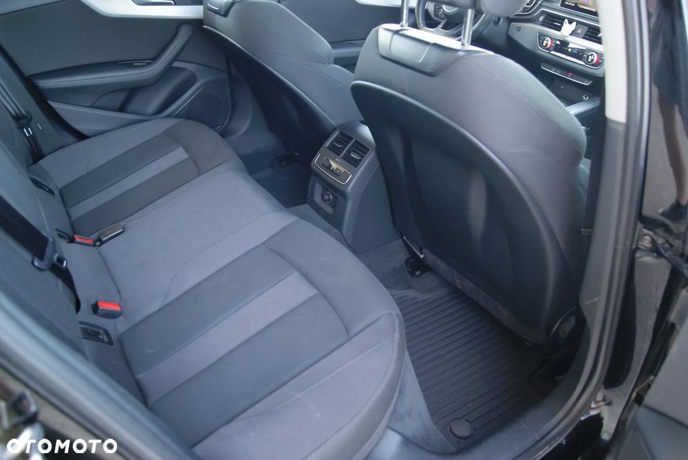 Audi A4 Avant 2.0 TDI ultra S tronic sport - 20
