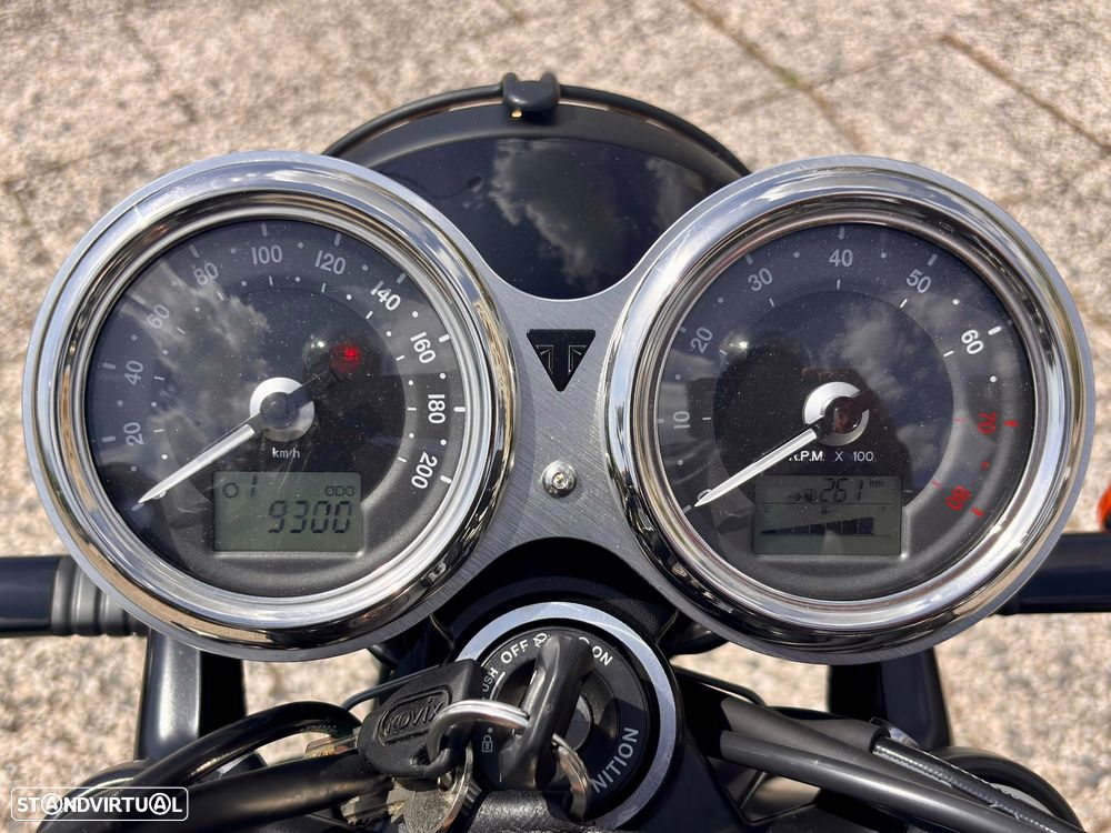 Triumph Bonneville T100 Black - 7