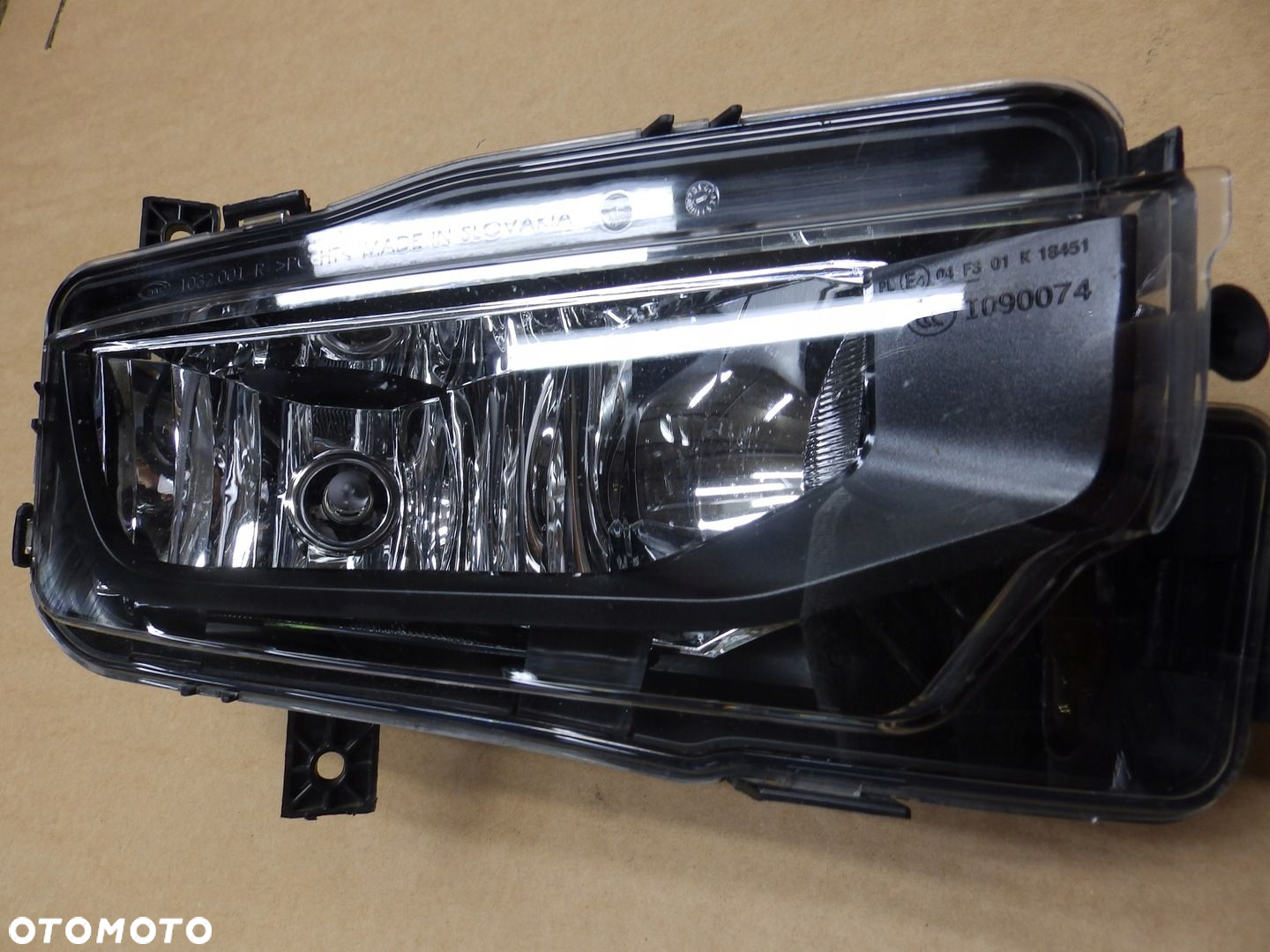 Halogen przedni prawy VW T5 lift 7E0 - 5