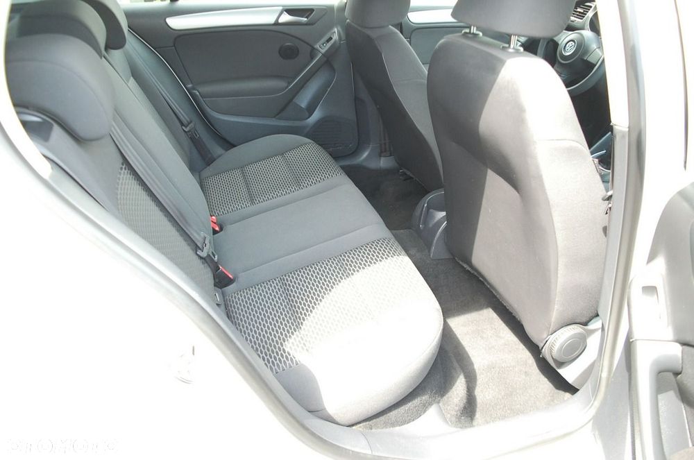 Volkswagen Golf - 25