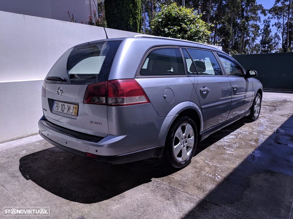 Opel Vectra Caravan 1.9 CDTi Executive - 4