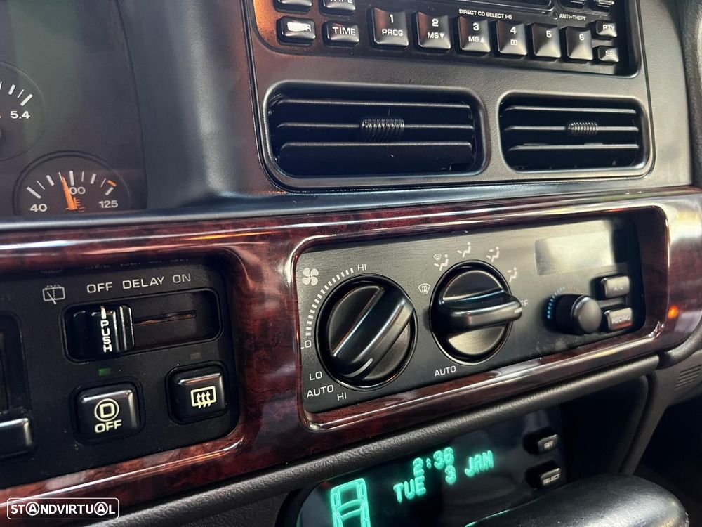 Jeep Grand Cherokee - 29