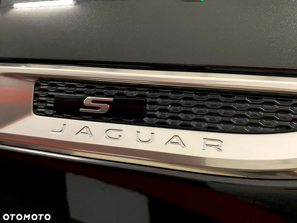 Jaguar E-Pace D150 R-Dynamic S - 19