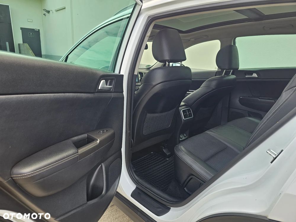 Kia Sportage 2.0 CRDI 2WD Attract - 11
