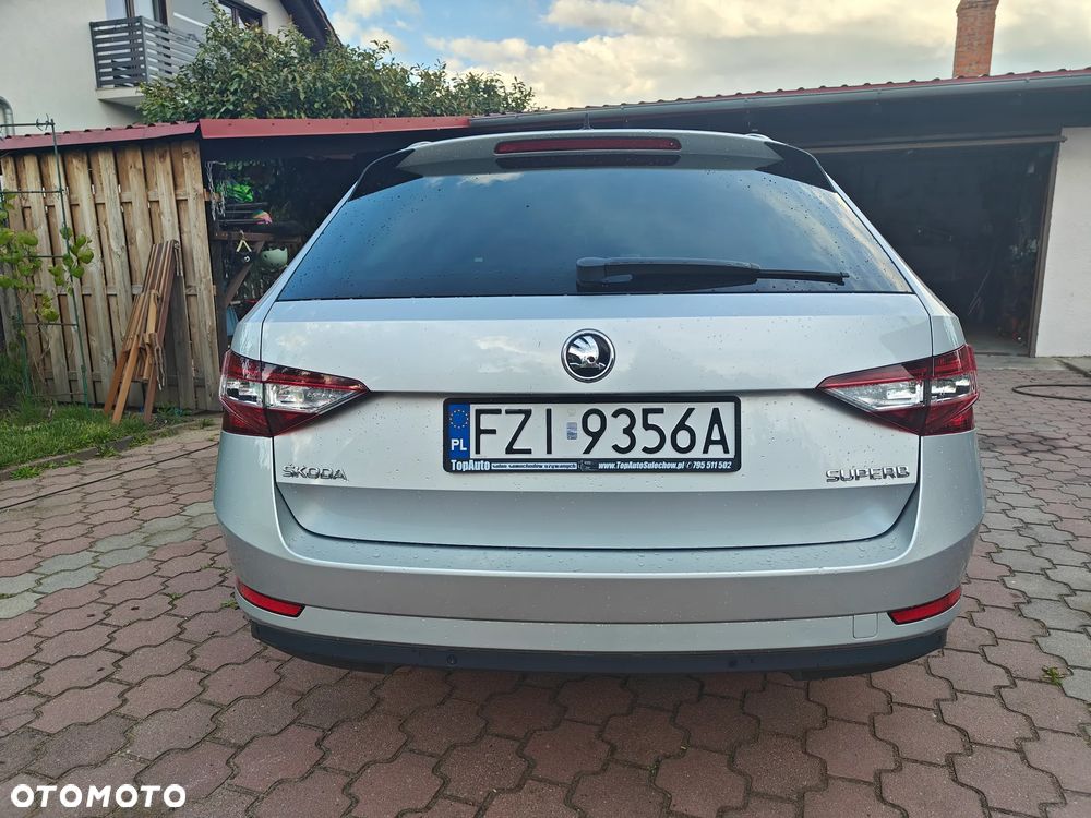Skoda Superb 2.0 TDI Ambition - 4