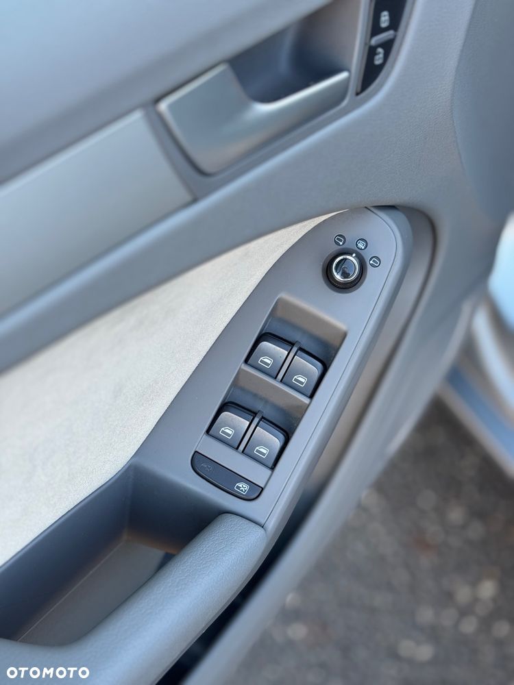 Audi A4 Avant 2.0 TDI Multitronic - 9