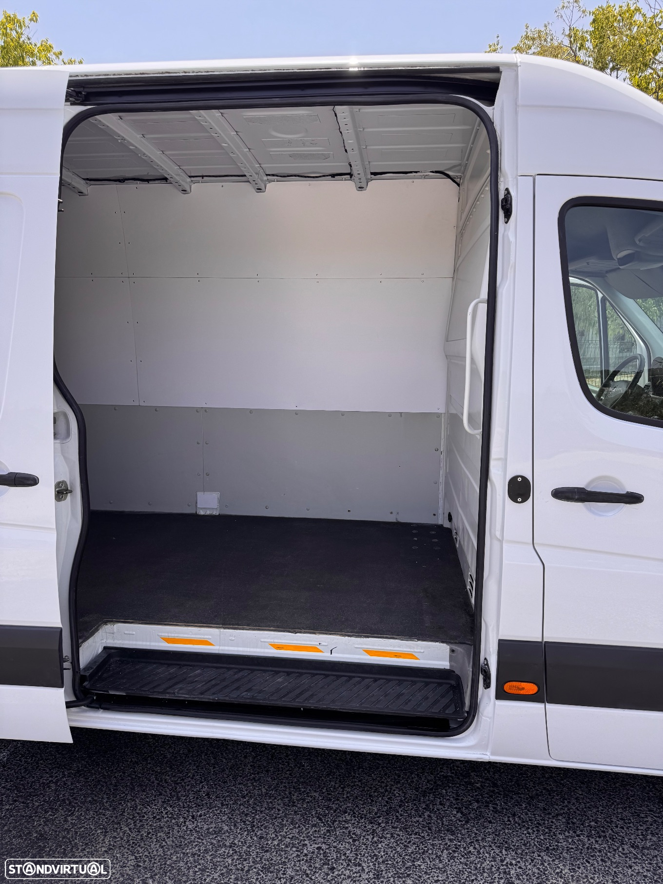 Mercedes-Benz Sprinter 310 CDI poucos km cx automático - 12