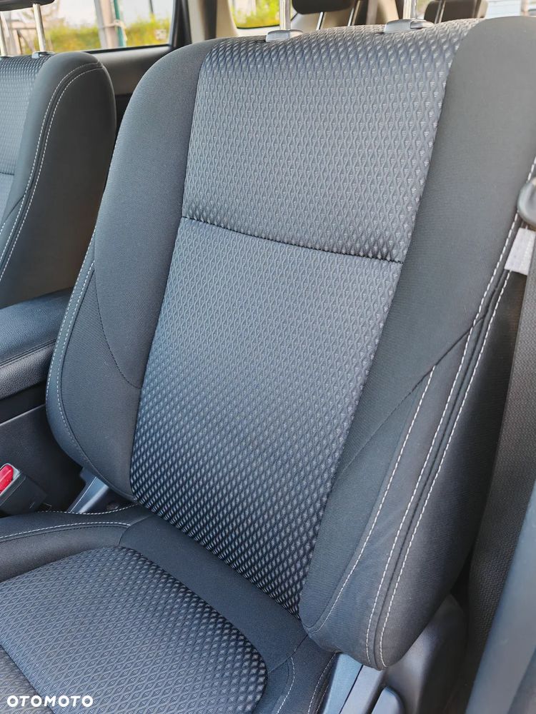 Mitsubishi Outlander 2.0 Instyle + 4WD CVT - 33