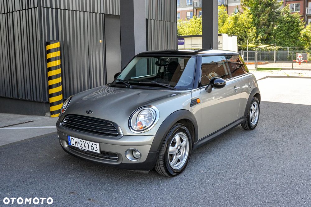 MINI Cooper Standard - 1