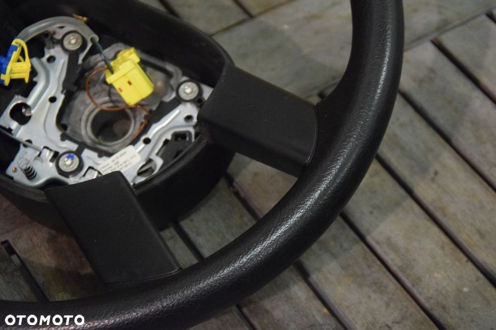 VW Polo IV 9N Kierownica 4-ramienna b.ładna - 8