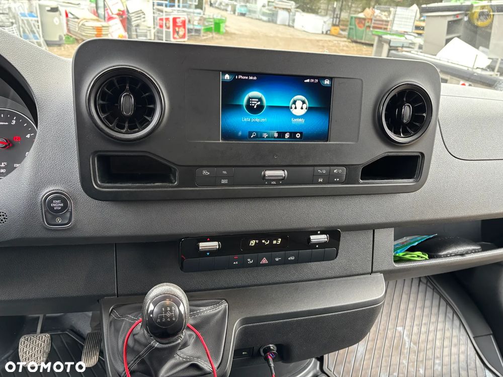Mercedes-Benz Sprinter - 9