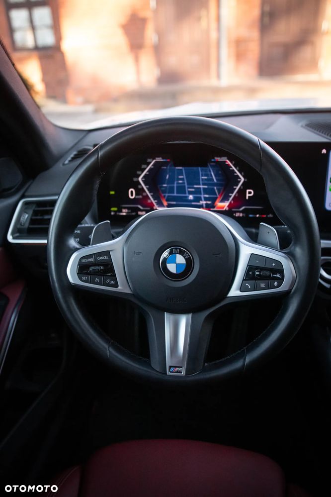 BMW Seria 3 330i xDrive M Sport - 21
