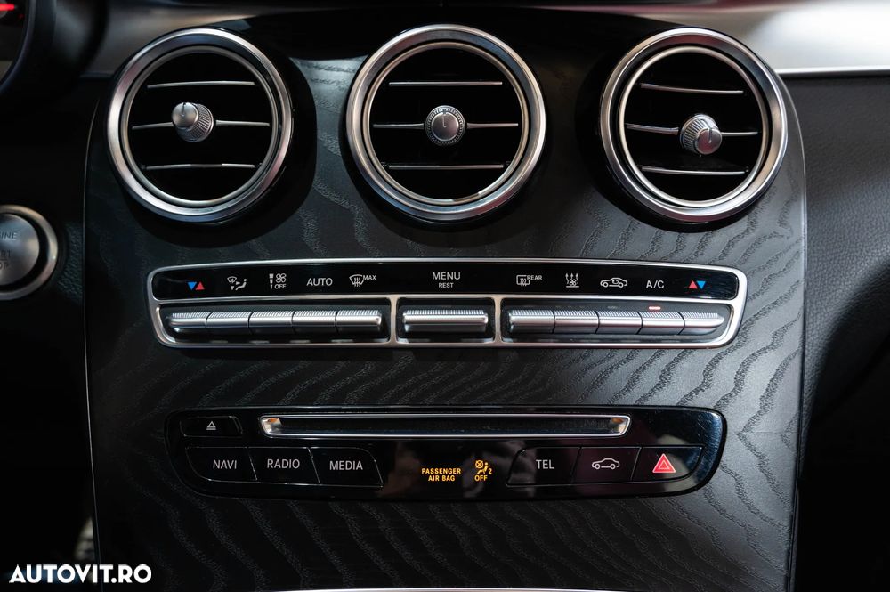 Mercedes-Benz GLC Coupe 250 4Matic 9G-TRONIC AMG Line - 17