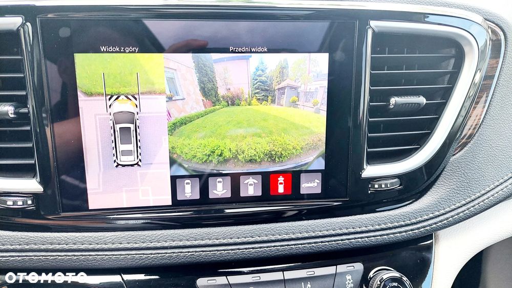 Chrysler Pacifica - 32