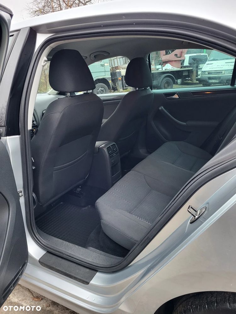 Volkswagen Jetta 1.6 TDI Blue Motion Technology Comfortline - 7