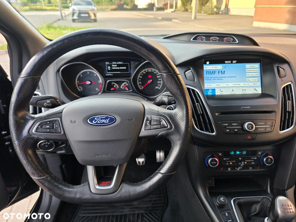 Ford Focus 2.0 TDCi ST mit Leder-Sport-Paket - 29