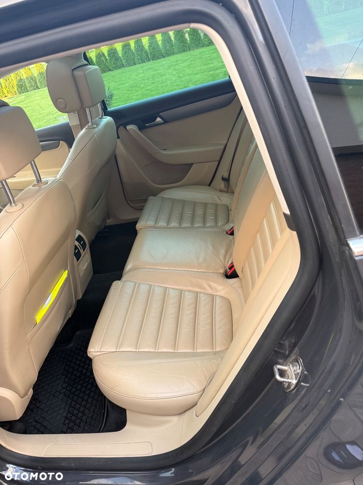 Volkswagen Passat 2.0 TDI DPF DSG 4Motion Highline - 12