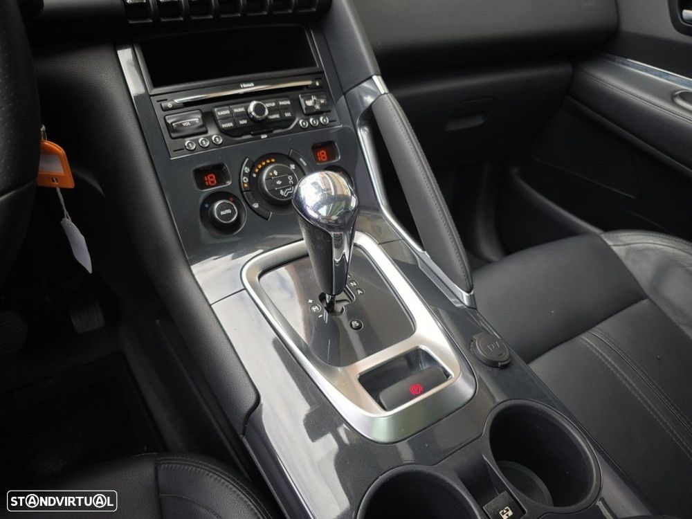 Peugeot 3008 1.6 e-HDi Executive CMP6 - 25