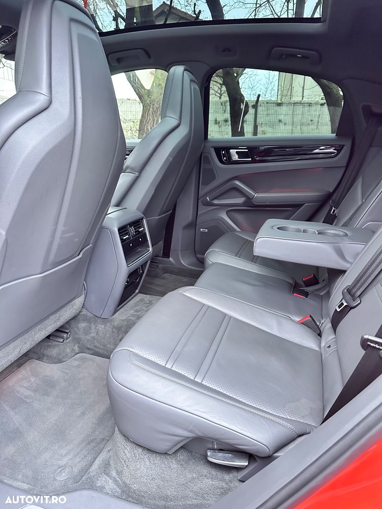Porsche Cayenne Coupe - 10