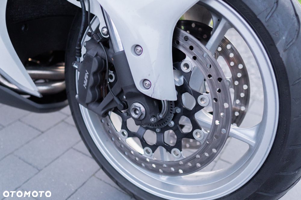 Honda VFR - 10