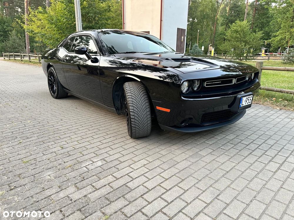 Dodge Challenger - 10