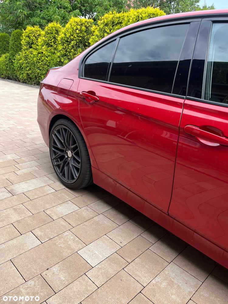 BMW Seria 3 320d Sport Line - 5