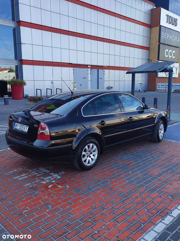 Volkswagen Passat - 4