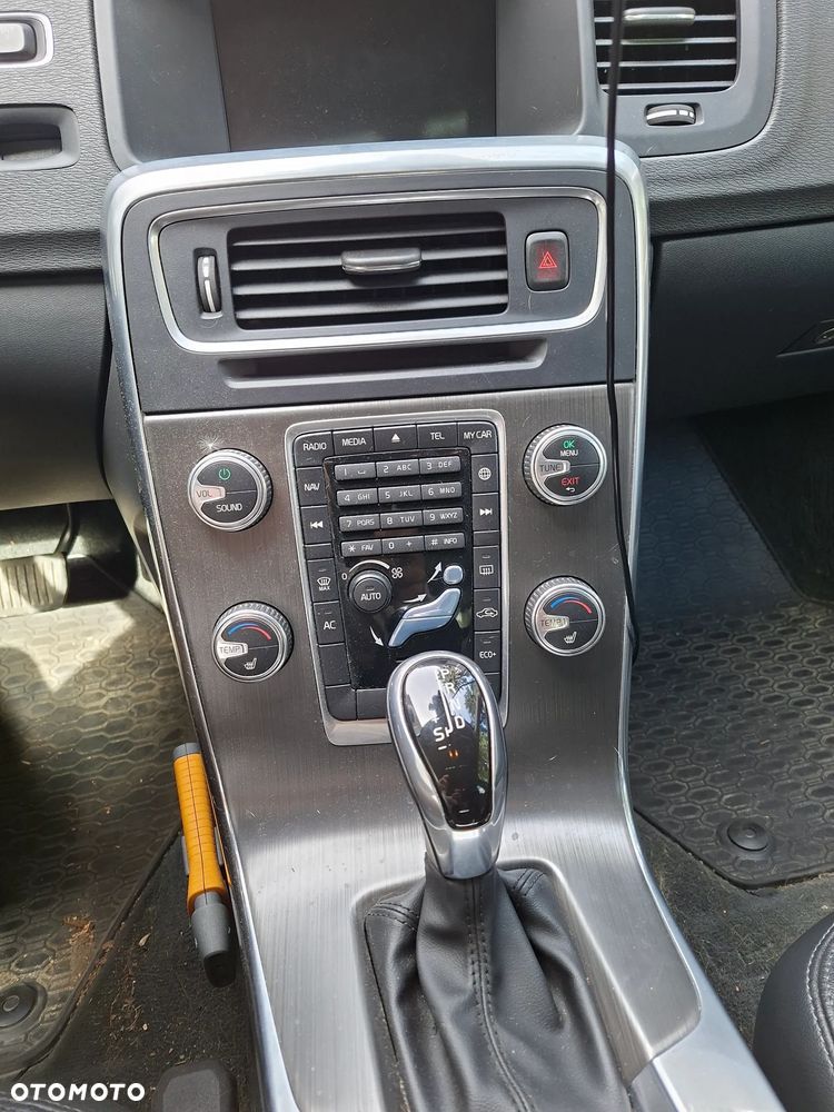 Volvo V60 D2 Geartronic Kinetic - 9