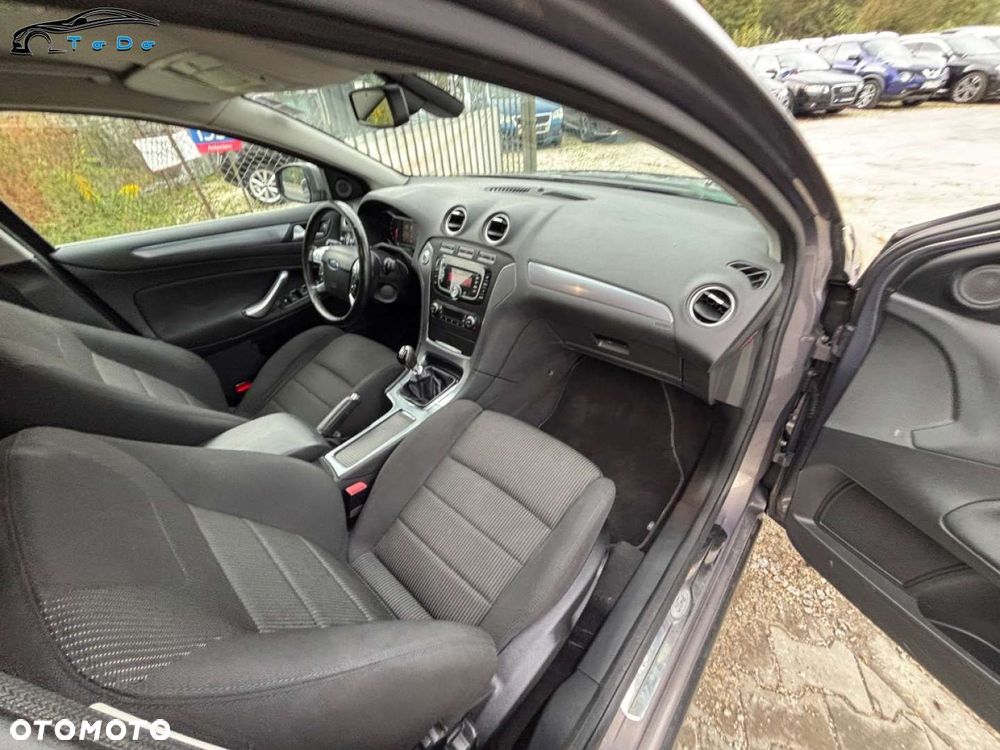 Ford Mondeo 1.6 T Platinium X Plus (Titanium) - 32
