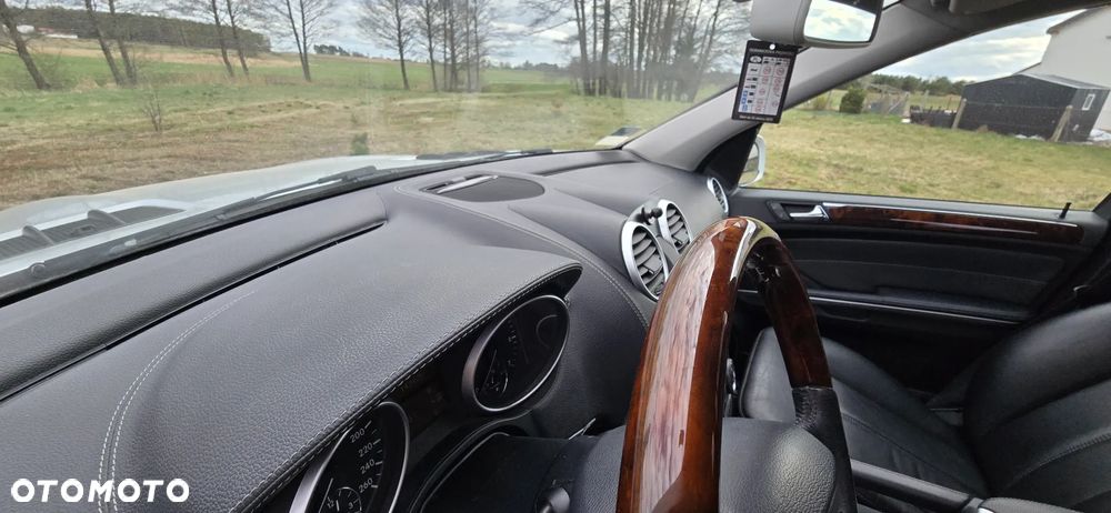 Mercedes-Benz GL 450 - 19