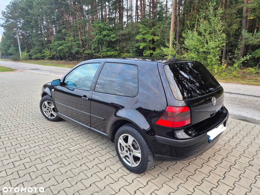 Volkswagen Golf 1.6 - 16