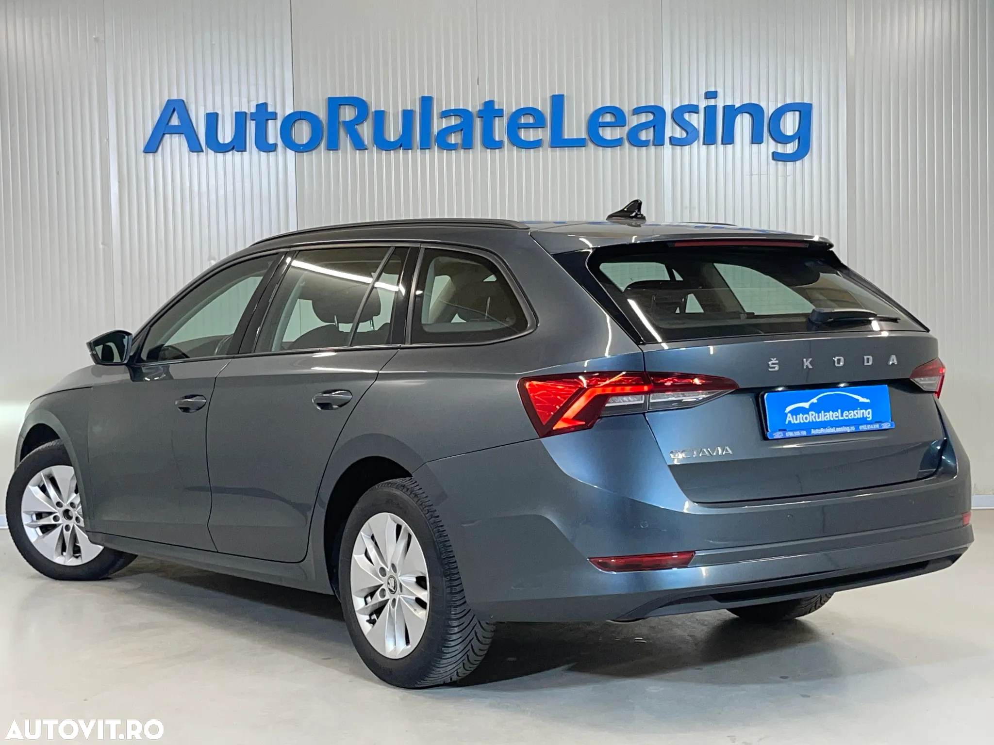 Skoda Octavia Combi 2.0 TDI DSG Ambition - 4