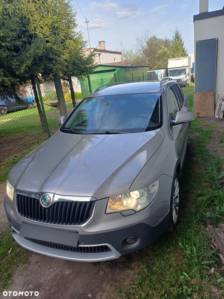 Skoda Superb Combi 2.0 TDI 4x4 DSG AllDrive - 1