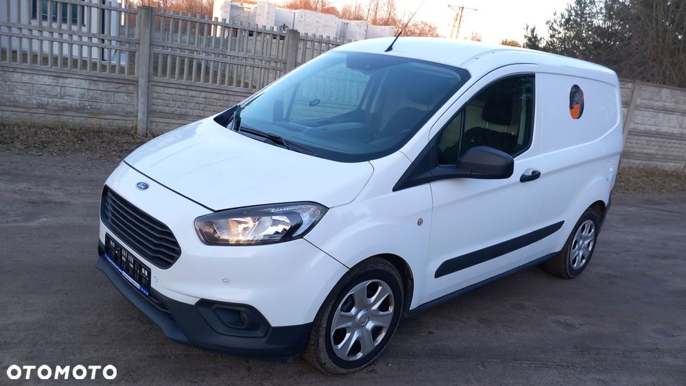 Ford Transit Courier - 1