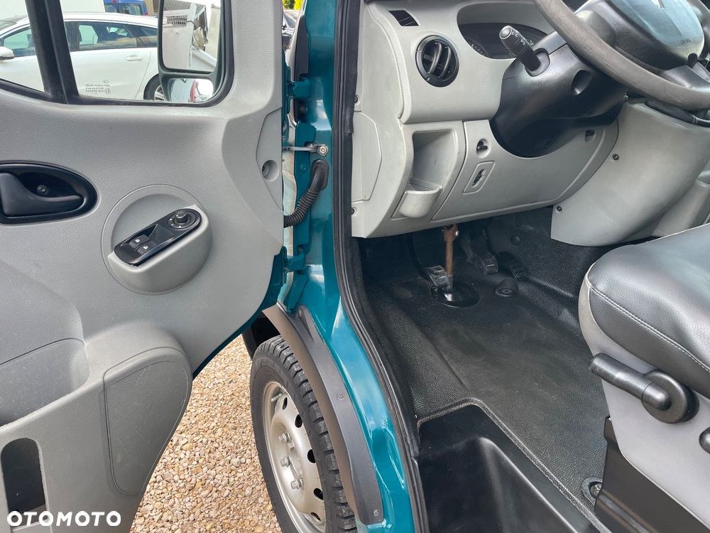 Renault Master Brygadówka 7 osobowy 2 x drzwi przesuwne - 21
