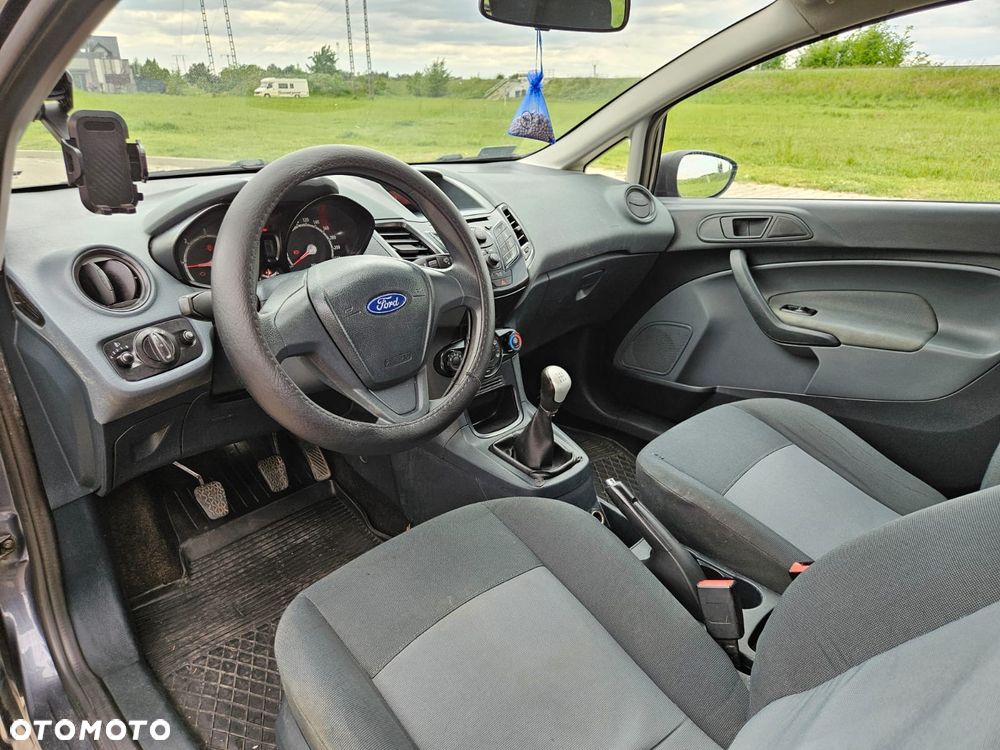 Ford Fiesta - 12