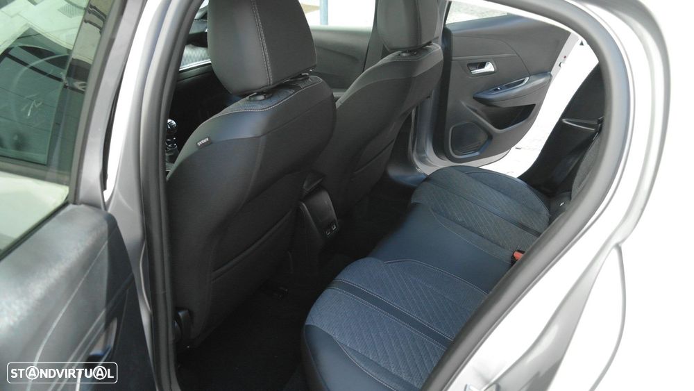 Peugeot 208 1.2 PureTech Allure - 17