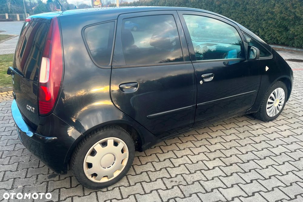 Mitsubishi Colt - 8
